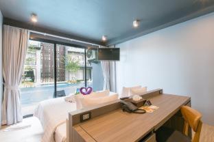 Grand Deluxe Double Room Pool Access